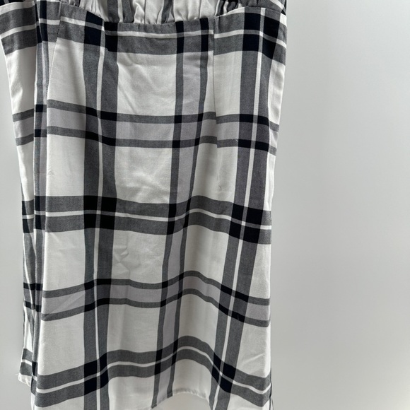 Forever 21 White, Grey & Black Plaid Mini Dress – Adjustable Straps, Size Large - Picture 3 of 7
